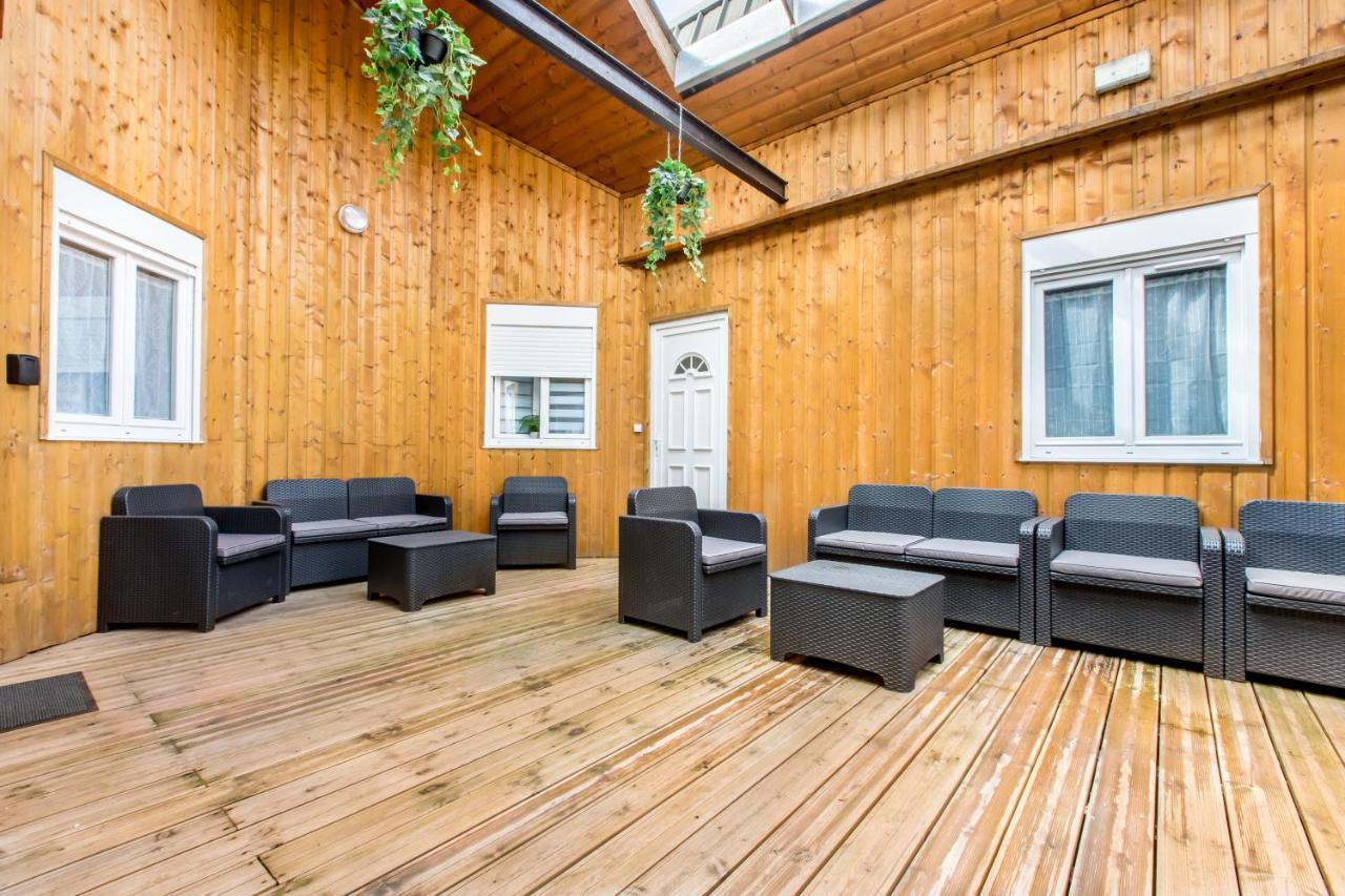 Star Wars Apartment Tourcoing Bagian luar foto